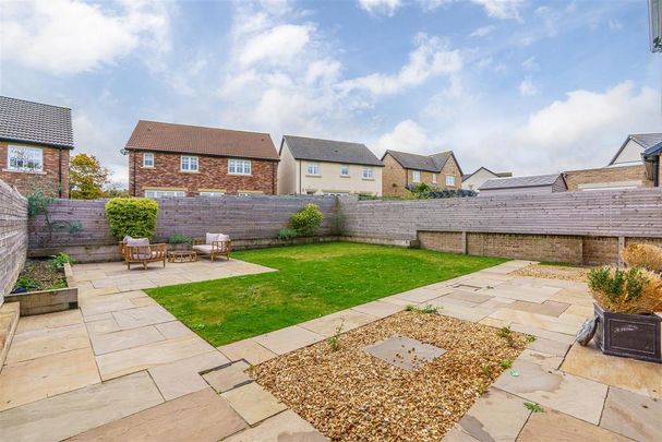 4 bedroom detached house to rent - Photo 1