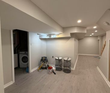 For Lease - 4327 Burnaby Court, Mississauga, Ontario - Photo 4