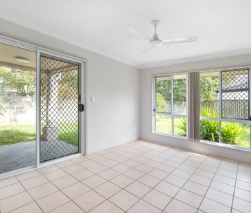 FAMILY HOME IN GREAT LOCATION! - Photo 6