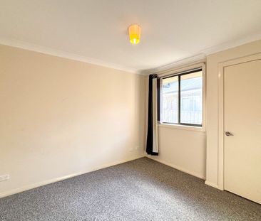 Spacious Home in Long Beach - Photo 3