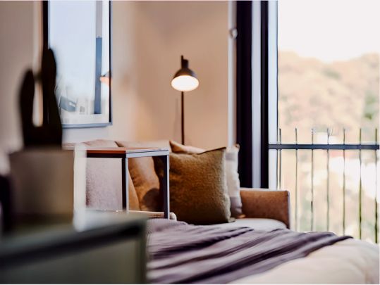 Studio Balcony - Photo 1