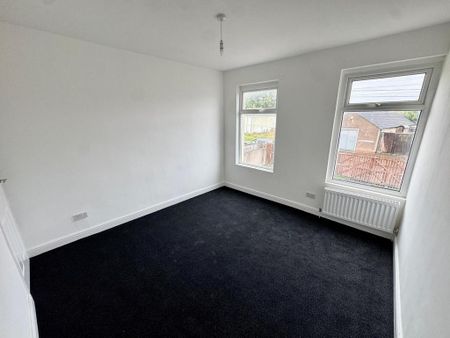 3 bedroom terraced house to rent - Photo 4