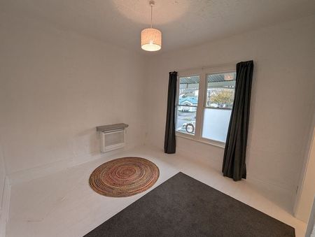 Home on the hill - charming 1bed flat in Linwood - Photo 5