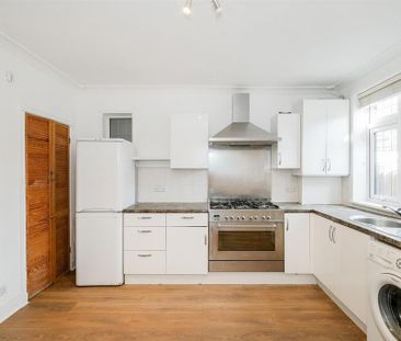 2 bedroom semi-detached house to rent - Photo 6