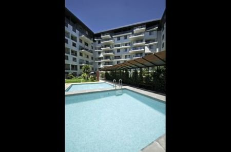 Want to Live with Style and Convenience! - Furnishing Optional - Photo 2