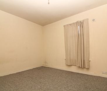 2 Bedroom Mid Terraced House - Photo 5
