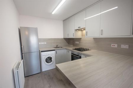 2 Bedroom Flat/Apartment To Let - Photo 5