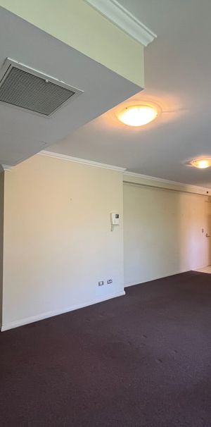 Affordable 1-bedroom apartment for eligible applicants - Photo 1