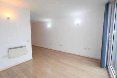 Studio to rent - Photo 2