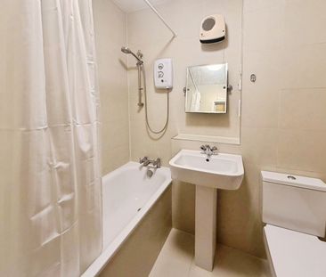 Vicars Bridge Close, Ealing, HA0 1XY - Photo 1