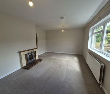 2 bedroom bungalow to rent - Photo 2