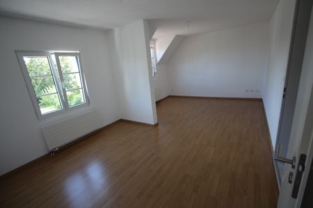 per sofort zu vermieten: helle 3.5 Zi-Wohnung im EG an zentraler Lage, mit eigener Waschmaschine, Bielstrasse 110 in 2540 Grenchen - Photo 2