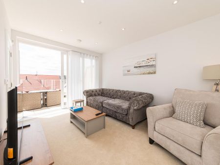 4 bedroom terraced house to rent - Photo 2