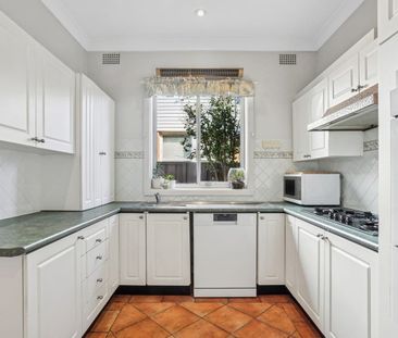 4 Bedroom Brick Home in Highly Sought-after Location - Photo 4