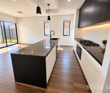 Spacious 4-Bedroom Family Home with Refrigerated Cooling & Multiple... - Photo 3