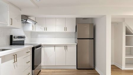 For Lease - 158 Mcroberts Avenue, Toronto, Ontario - Photo 2