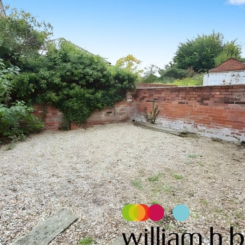Beaconsfield Avenue - Photo 1