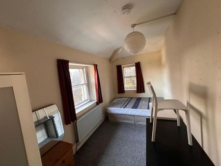5 bedroom flat to rent - Photo 3