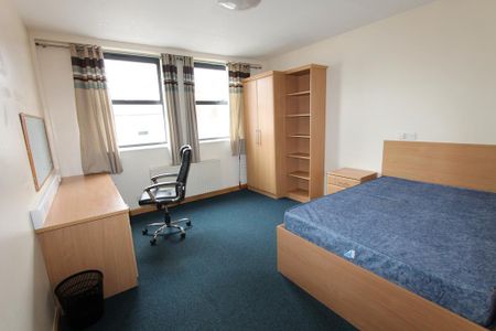 9 bedroom flat to rent - Photo 5