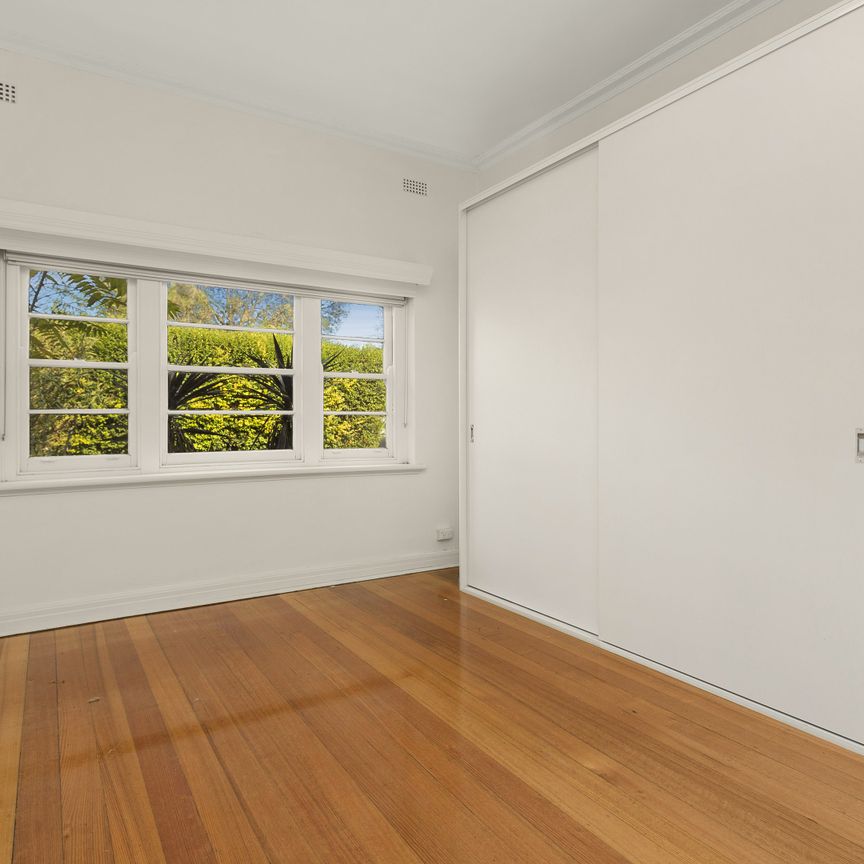 2E Hudson Street, Caulfield North VIC 3161 - House For Rent | Domain - Photo 1