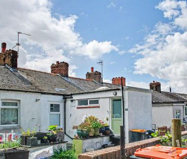 2 bedroom terraced house to rent - Photo 6