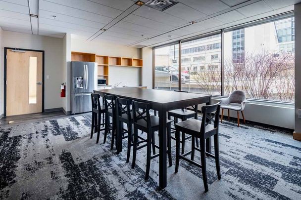 Deluxe Room - Halifax Apartments - Photo 1