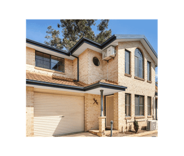 Spacious 3 bedroom 1.5 Bathroom Townhouse - Photo 4