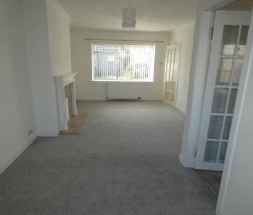 3 bedroom end of terrace house to rent - Photo 5