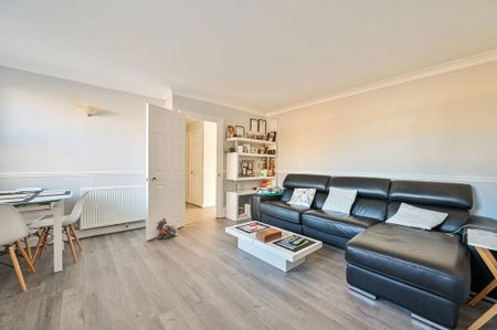 2 bedroom flat to rent - Photo 2