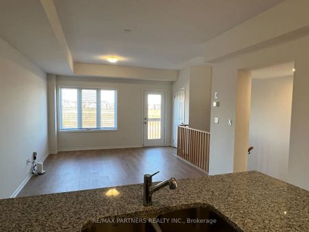 Townhouse For Lease | E8123424 - Photo 3