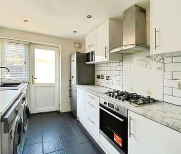 Mortimer Road, London, E6 - Photo 5