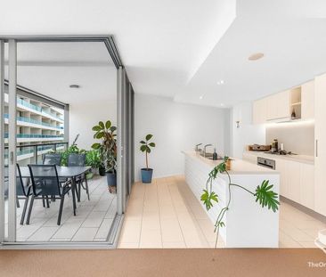 Resort Style 2-bedroom West End - Photo 4