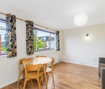 2 bedroom maisonette to rent - Photo 2