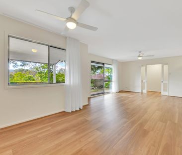 Beautifully Renovated Family Home in Prestigious Kenmore Gardens - Photo 4