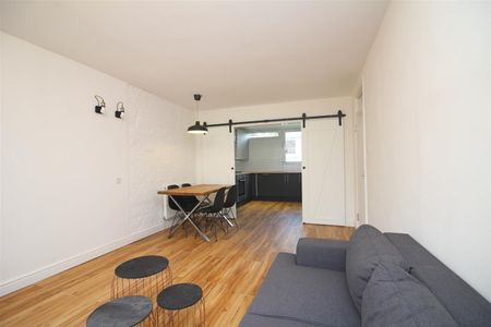 3 Bedroom Flat To Let - Photo 5