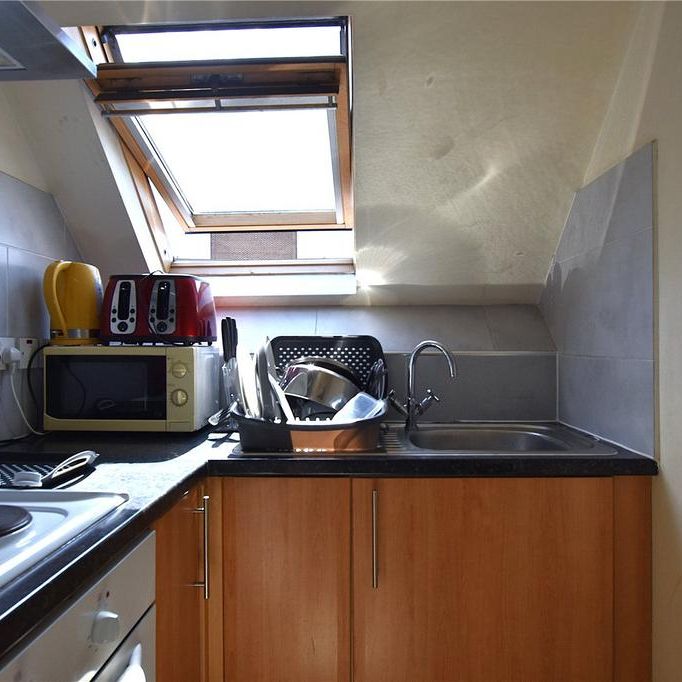 1 bedroom in a house share to rent - Photo 1