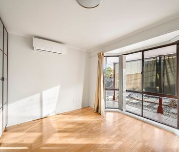 PERFECT FAMILY HOME IN SEABROOK PRIMARY SCHOOL ZONE! - Photo 3