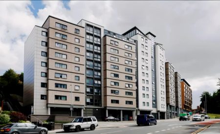 Extra Large Ensuite - Photo 5