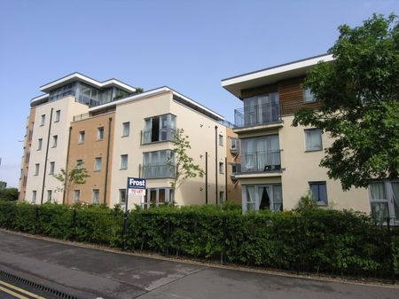 Pavilions, Clarence Road, Windsor,SL4 - Photo 4