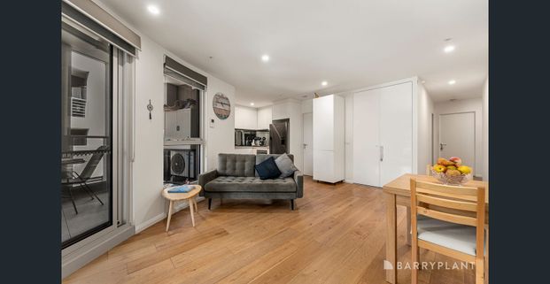 Stylish Apartment Living Awaits You! - Photo 1