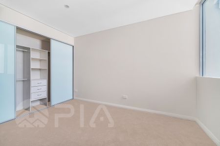 Modern 2 bedroom apartment close to amenities for lease - Photo 3