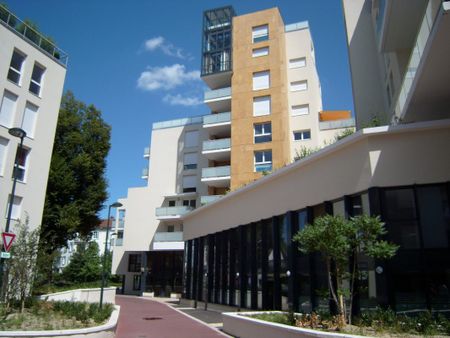 Location Appartement 3 pièces 81m² ANNECY 74000 - Photo 5