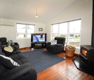 Lovely on Lock St - Photo 6