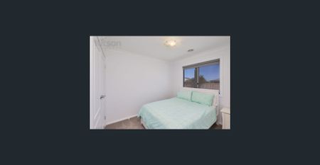 POSITIONED IN A QUIET CUL-DE-SAC - Photo 3