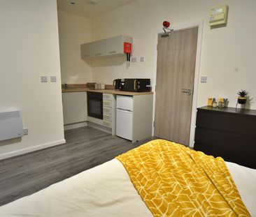 Room 2 - Photo 1