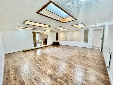 FOUR DOUBLE BEDROOMS*** Laminate Flooring*** Shops and amenities nearby ***Lounge Un-Furnished*** Fitted Kitchen ***Double glazing*** Close to public transport*** Dining Room Gardens*** DETACHED PROPERTY***LITTLEOVER SCHOOL CATCHMENT - Photo 3