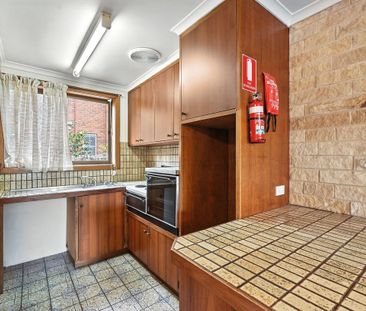 Tidy Two Bedroom Unit in a great location - Photo 5