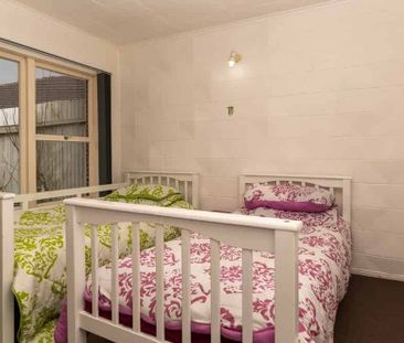 2 bedroom home in Papatoetoe! - Photo 5