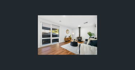 Spacious 4-Bedroom Family Home– Available 12 December - Photo 2