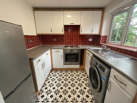 2 Bed Flat, Slack Road, M9 - Photo 3